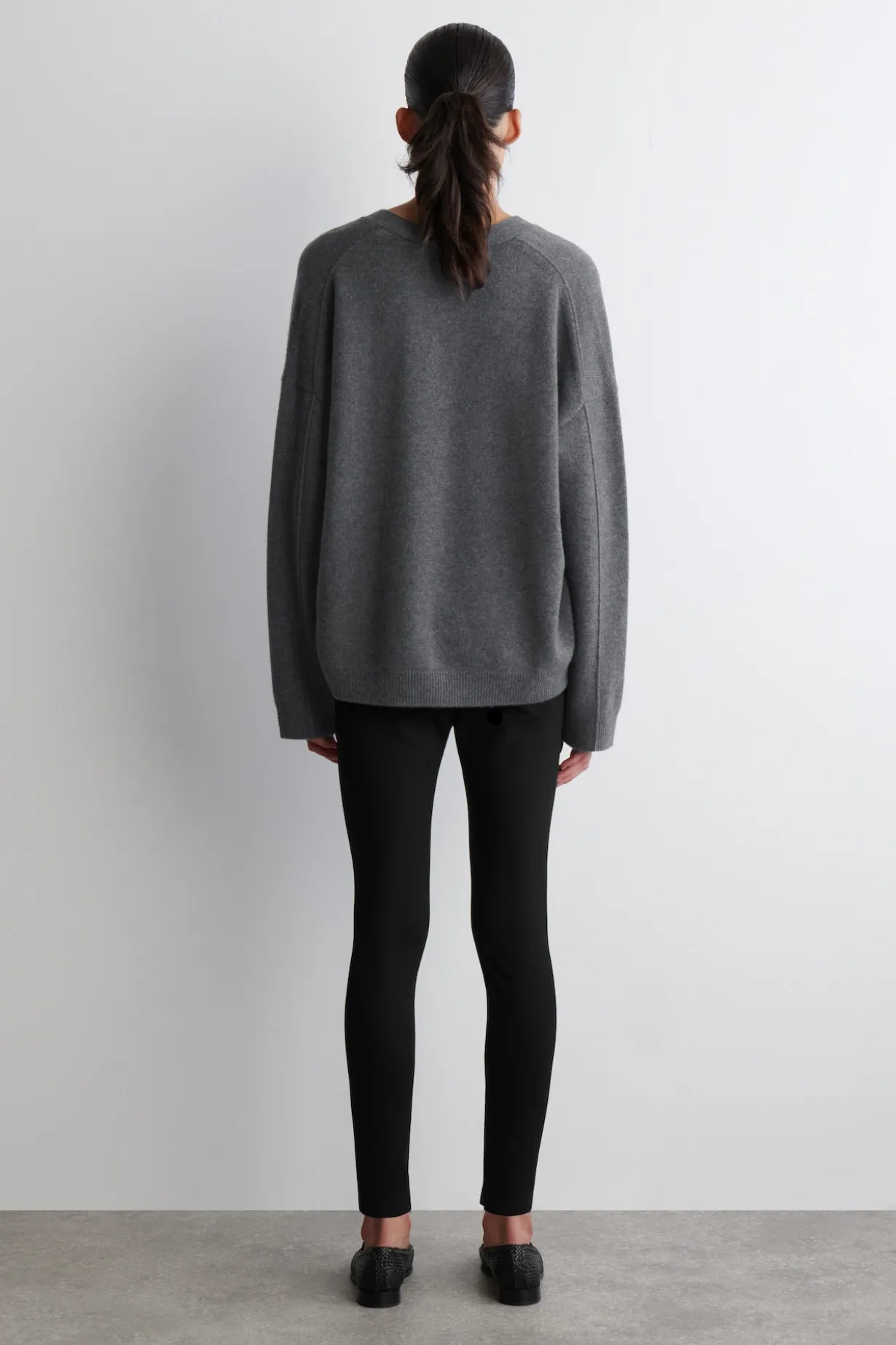 LEGGINGS MIT REISSVERSCHLUSS AM BEIN