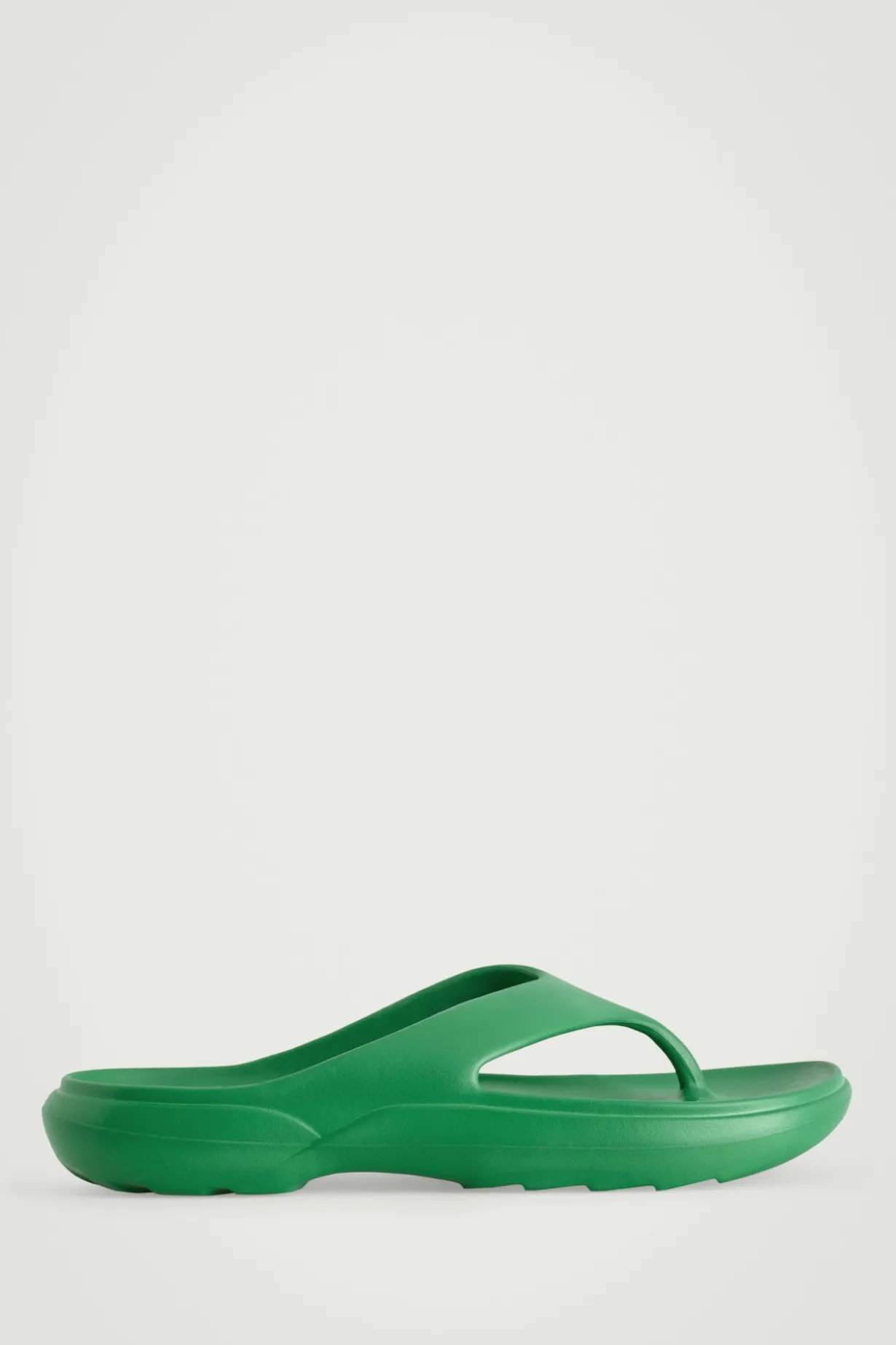 LEICHTE FLIP-FLOPS AUS EVA