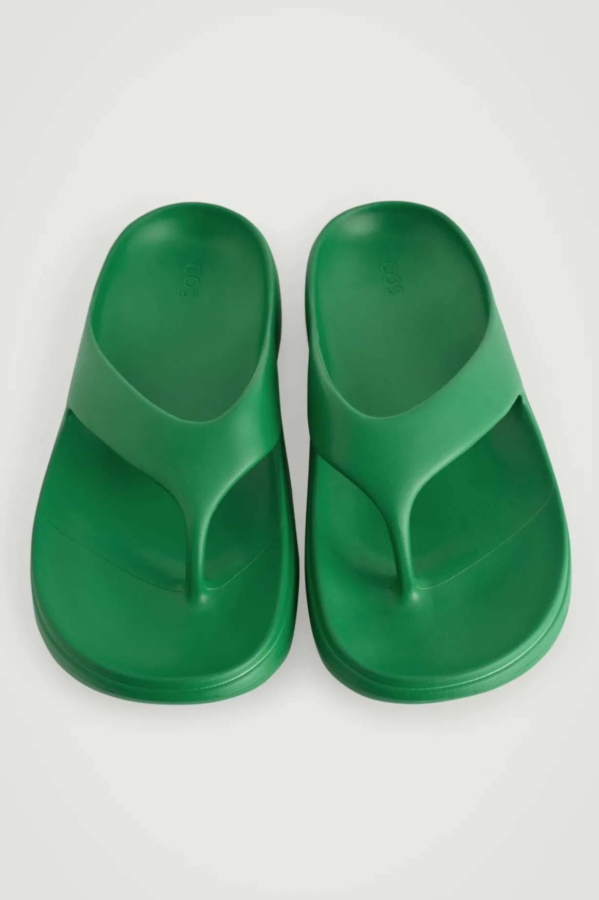 LEICHTE FLIP-FLOPS AUS EVA
