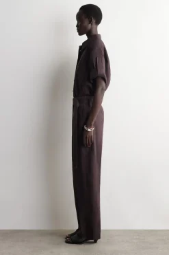 LEINENHOSE MIT BARREL-BEIN UND GÜRTEL