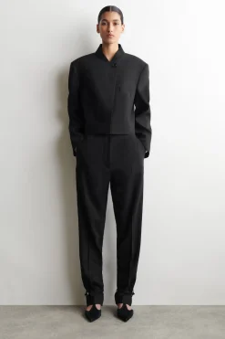 LEINENHOSE MIT GERADEM BEIN