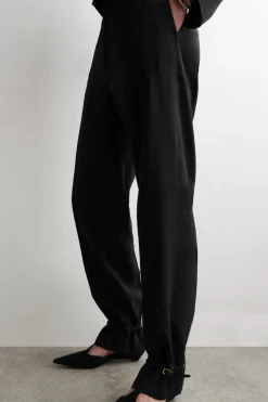 LEINENHOSE MIT GERADEM BEIN