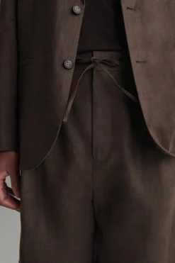 LEINENSHORTS MIT KORDELZUGBUND UND FALTEN
