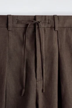LEINENSHORTS MIT KORDELZUGBUND UND FALTEN