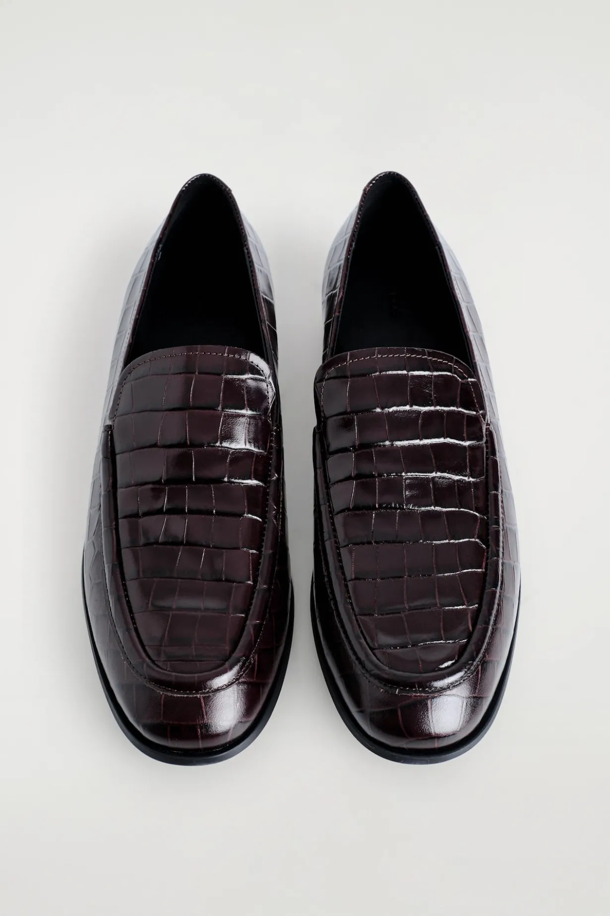 LOAFERS AUS LEDER IN KROKODILOPTIK