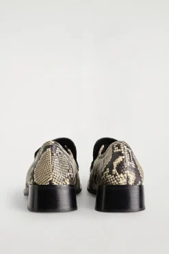 LOAFERS AUS LEDER MIT ABSATZ