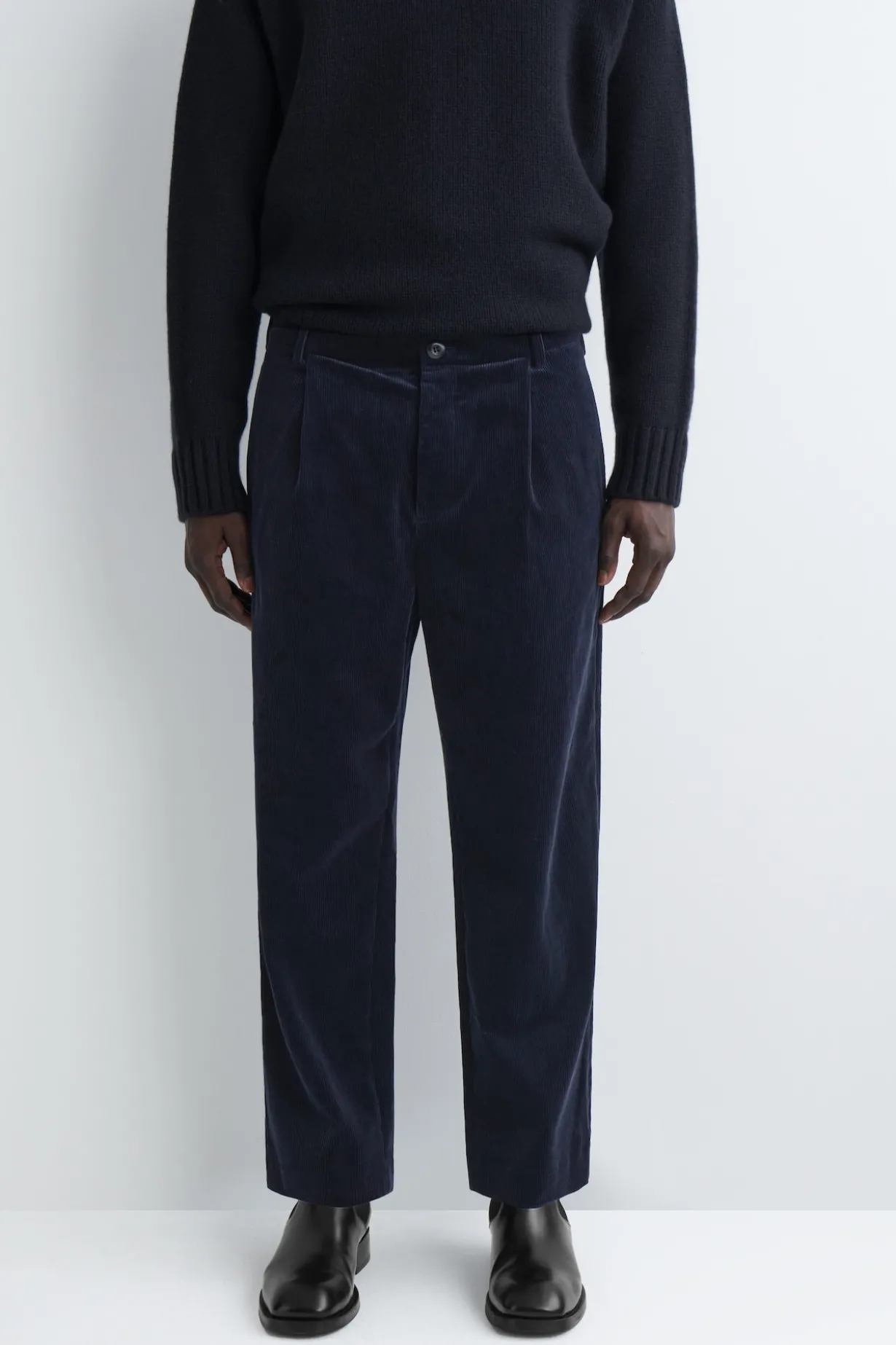 LOCKERE CORDHOSE MIT GERADEM BEIN UND FALTEN