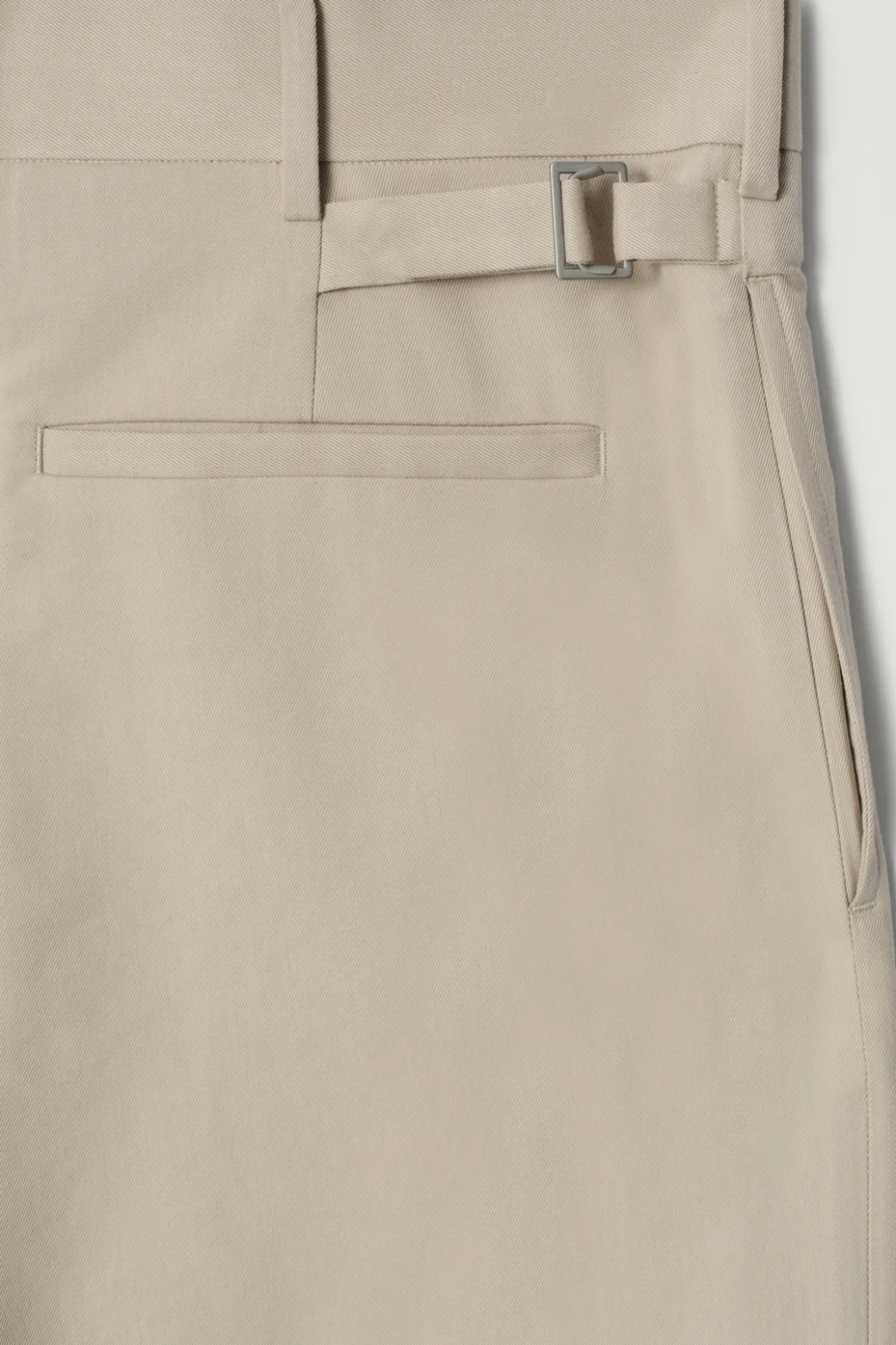 LOCKERE, ELEGANTE HOSE MIT GERADEM BEIN