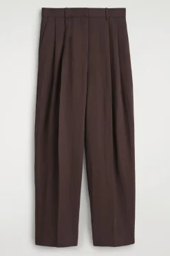 LOCKERE, FLIESSENDE HOSE MIT WEITEM BEIN