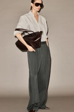 LOCKERE, FLIESSENDE HOSE MIT WEITEM BEIN