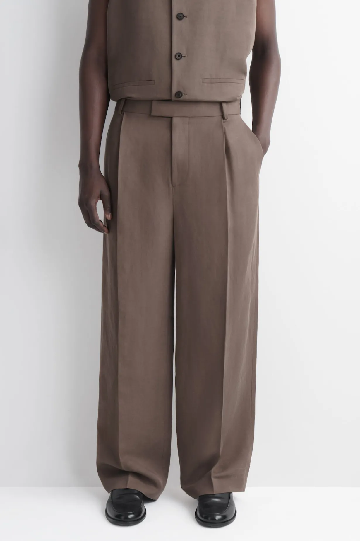 LOCKERE HOSE AUS LEINEN-MIX MIT WEITEM BEIN