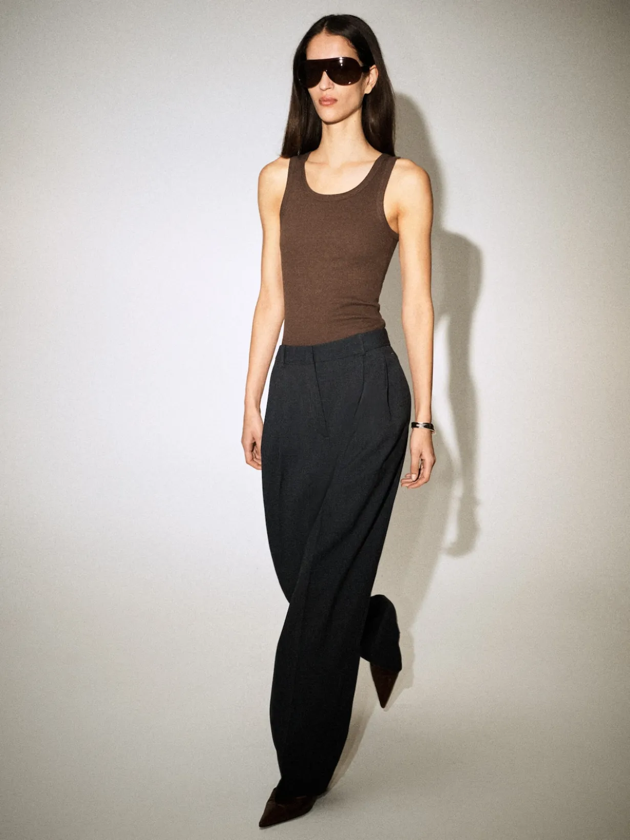 LOCKERE HOSE AUS TWILL MIT WEITEM BEIN