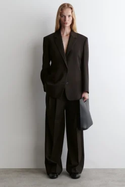 LOCKERE HOSE AUS TWILL MIT WEITEM BEIN
