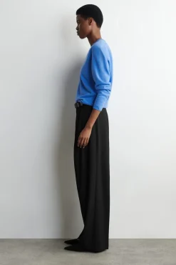 LOCKERE HOSE AUS TWILL MIT WEITEM BEIN