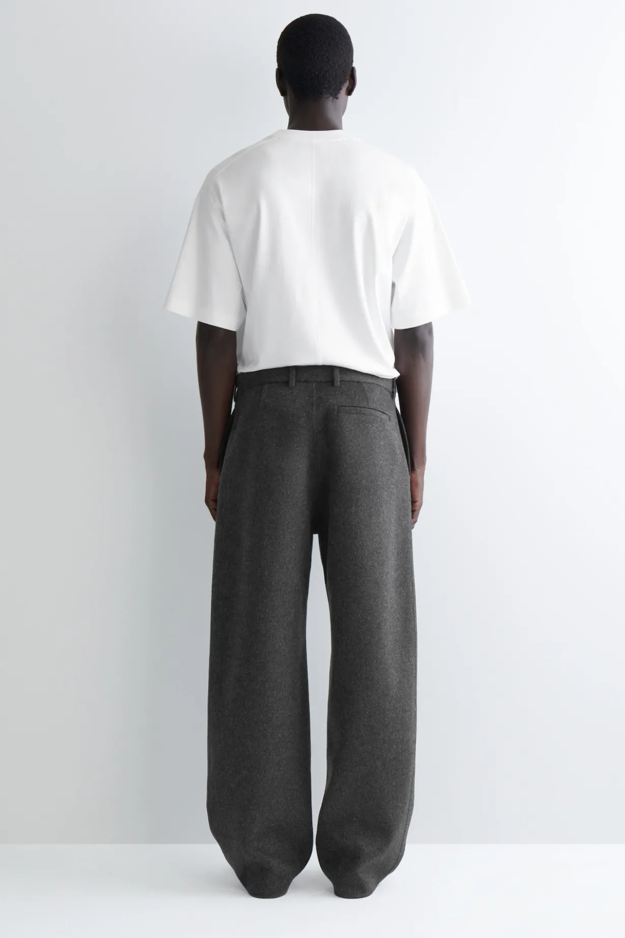 LOCKERE HOSE AUS WOLL-MIX MIT WEITEM BEIN