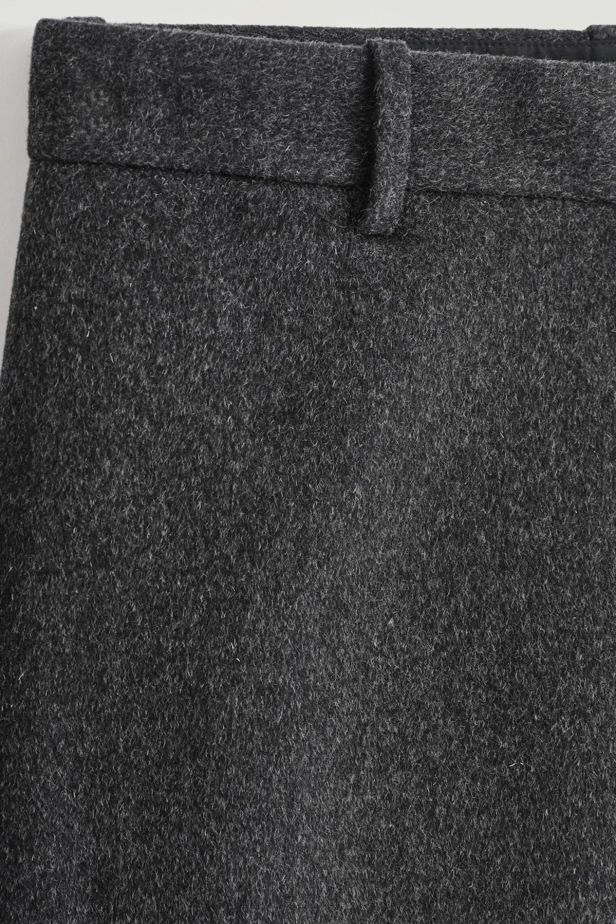 LOCKERE HOSE AUS WOLL-MIX MIT WEITEM BEIN