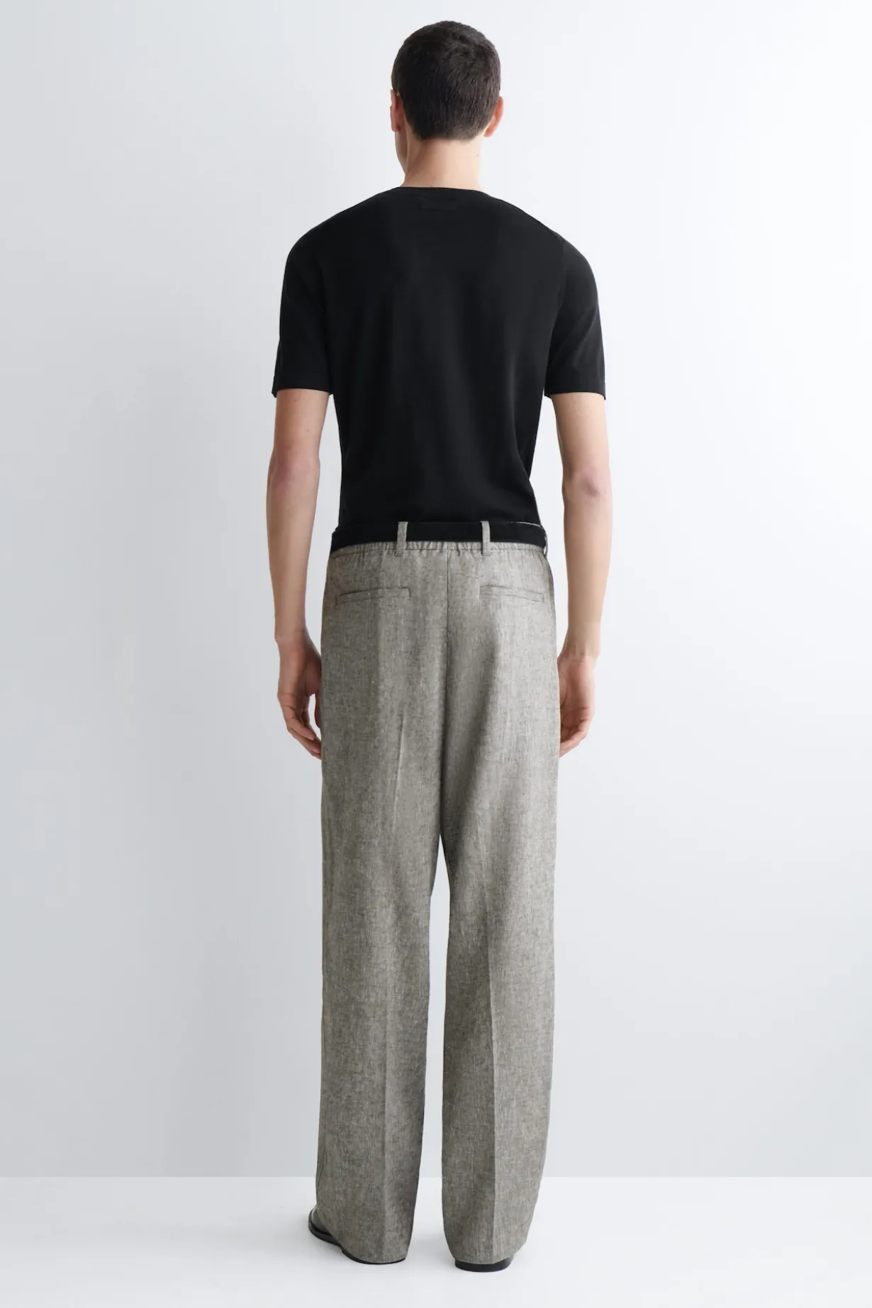 LOCKERE LEINENHOSE MIT GERADEM BEIN