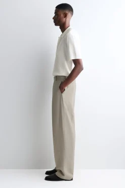 LOCKERE LEINENHOSE MIT GERADEM BEIN
