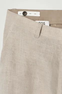 LOCKERE LEINENHOSE MIT SCHMAL ZULAUFENDEM BEIN