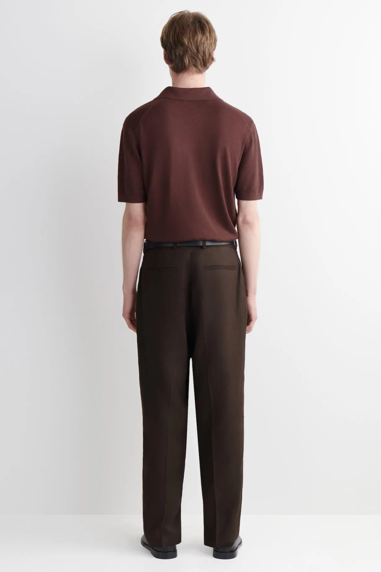 LOCKERE LEINENHOSE MIT SCHMAL ZULAUFENDEM BEIN