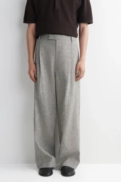 LOCKERE LEINENHOSE MIT WEITEM BEIN