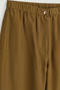 LOCKERE SEIDENHOSE