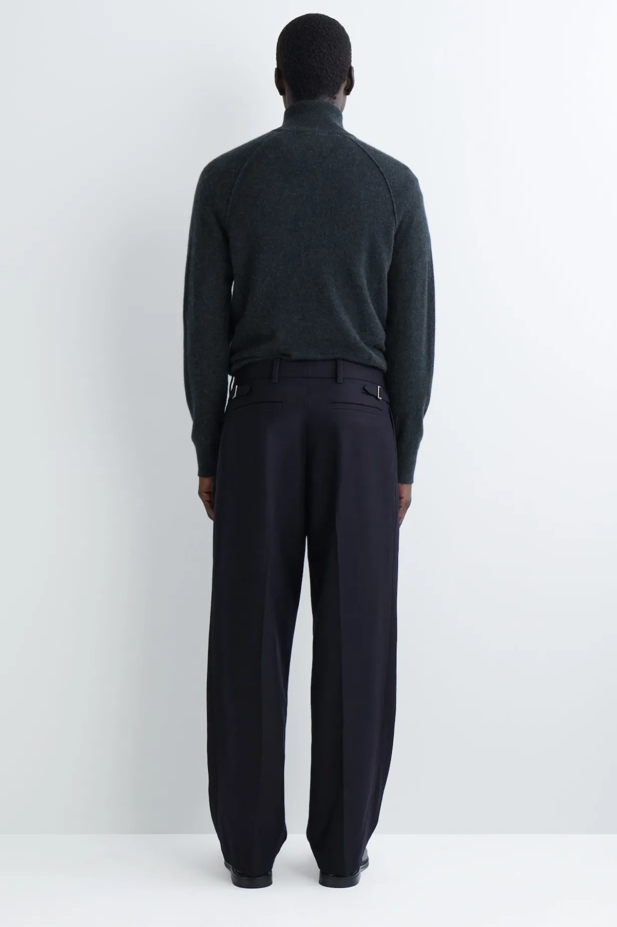 LOCKERE WOLLHOSE MIT GERADEM BEIN