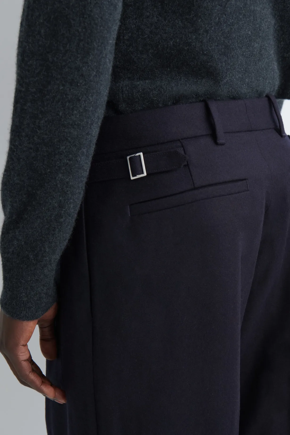 LOCKERE WOLLHOSE MIT GERADEM BEIN