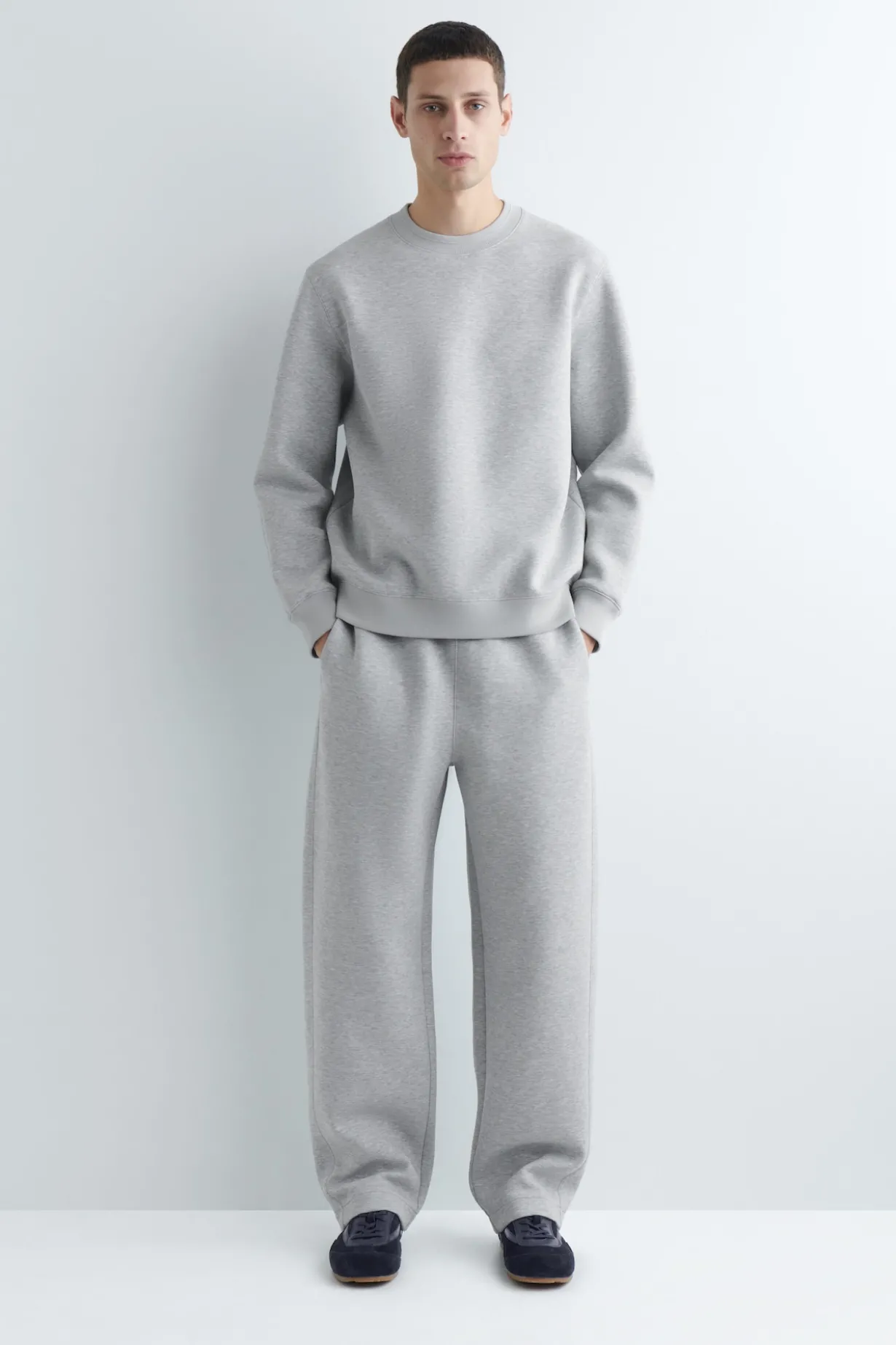 LOCKERES SWEATSHIRT AUS SCUBA