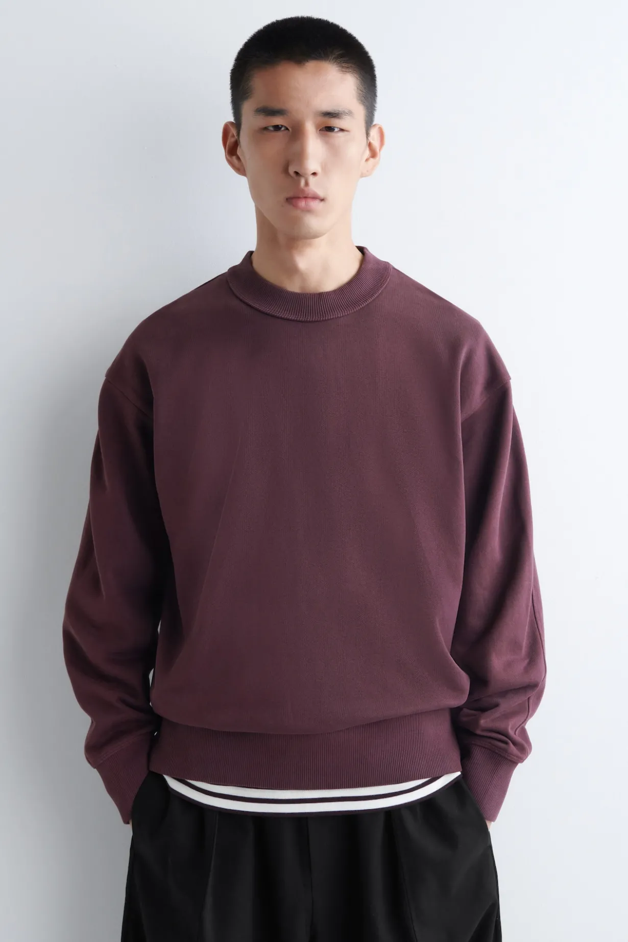 LOCKERES SWEATSHIRT AUS VORGEWASCHENER BAUMWOLLE