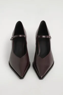 MARY JANES AUS LEDER MIT ABSATZ