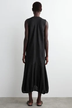 MAXIKLEID AUS LEINEN MIT ELASTISCHEM SAUM