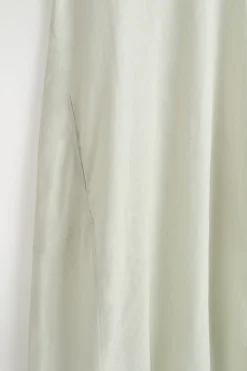 MAXIKLEID AUS LEINEN MIT ELASTISCHEM SAUM