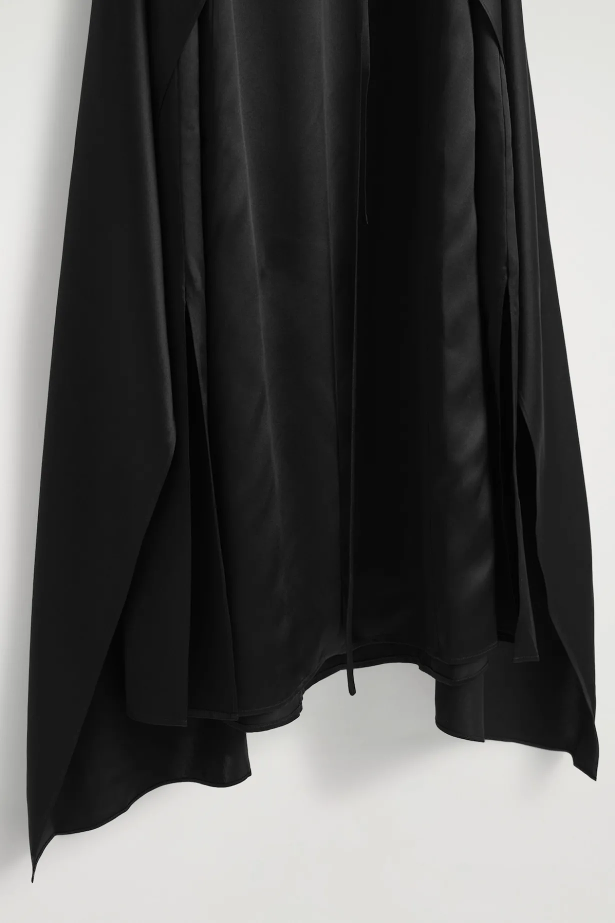 MAXIKLEID AUS SEIDE MIT WICKELFRONT