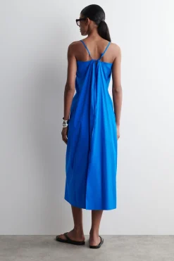 MAXIKLEID MIT RAFFUNGEN UND V-AUSSCHNITT