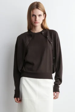 MEHRLAGIGE STRICKJACKE AUS MERINOWOLLE