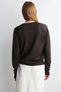 MEHRLAGIGE STRICKJACKE AUS MERINOWOLLE