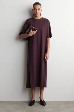 MEHRLAGIGES MIDIKLEID MIT GERADER SILHOUETTE