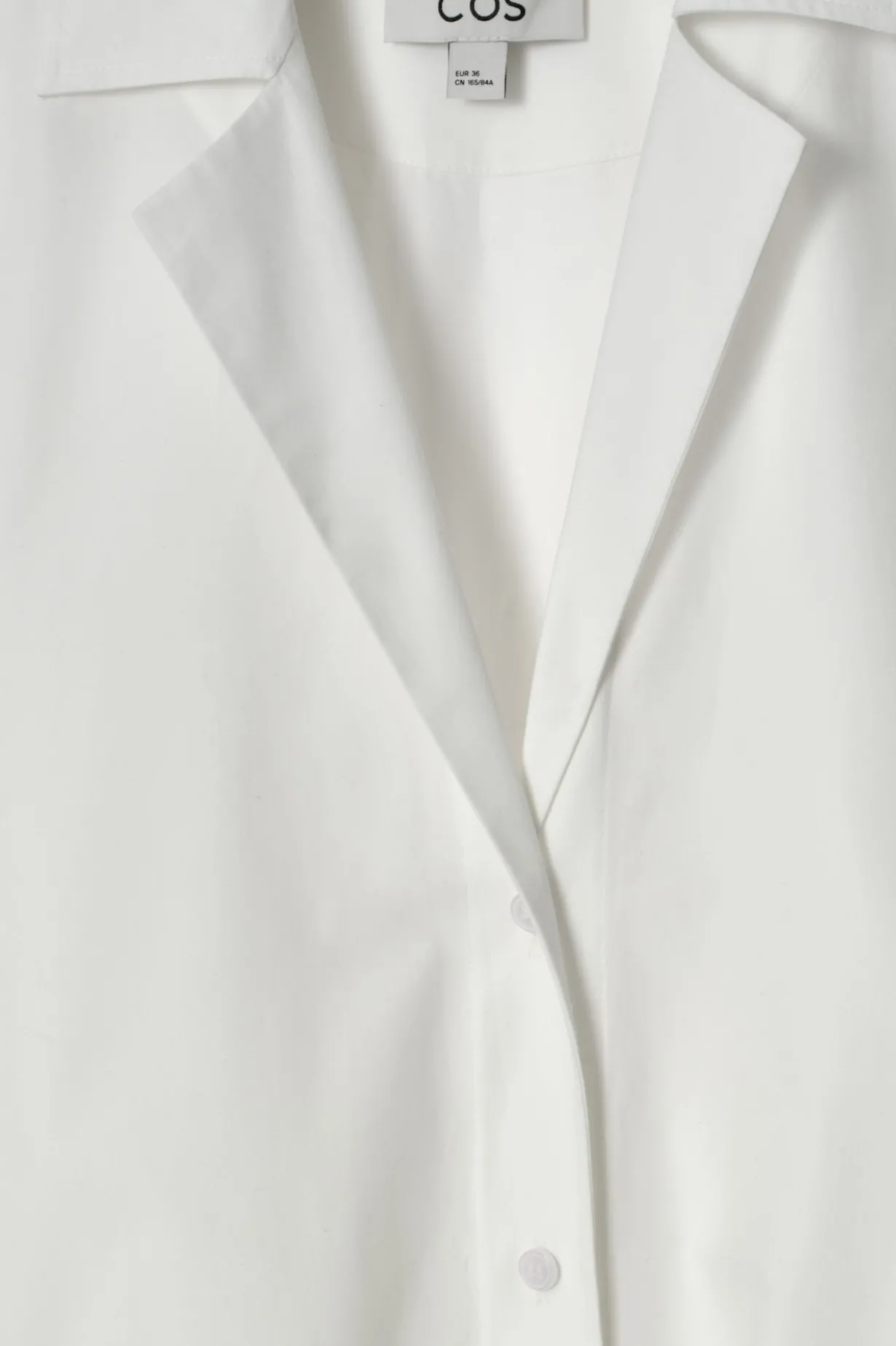 MIDI-HEMDKLEID MIT KURZEN ÄRMELN UND GÜRTEL