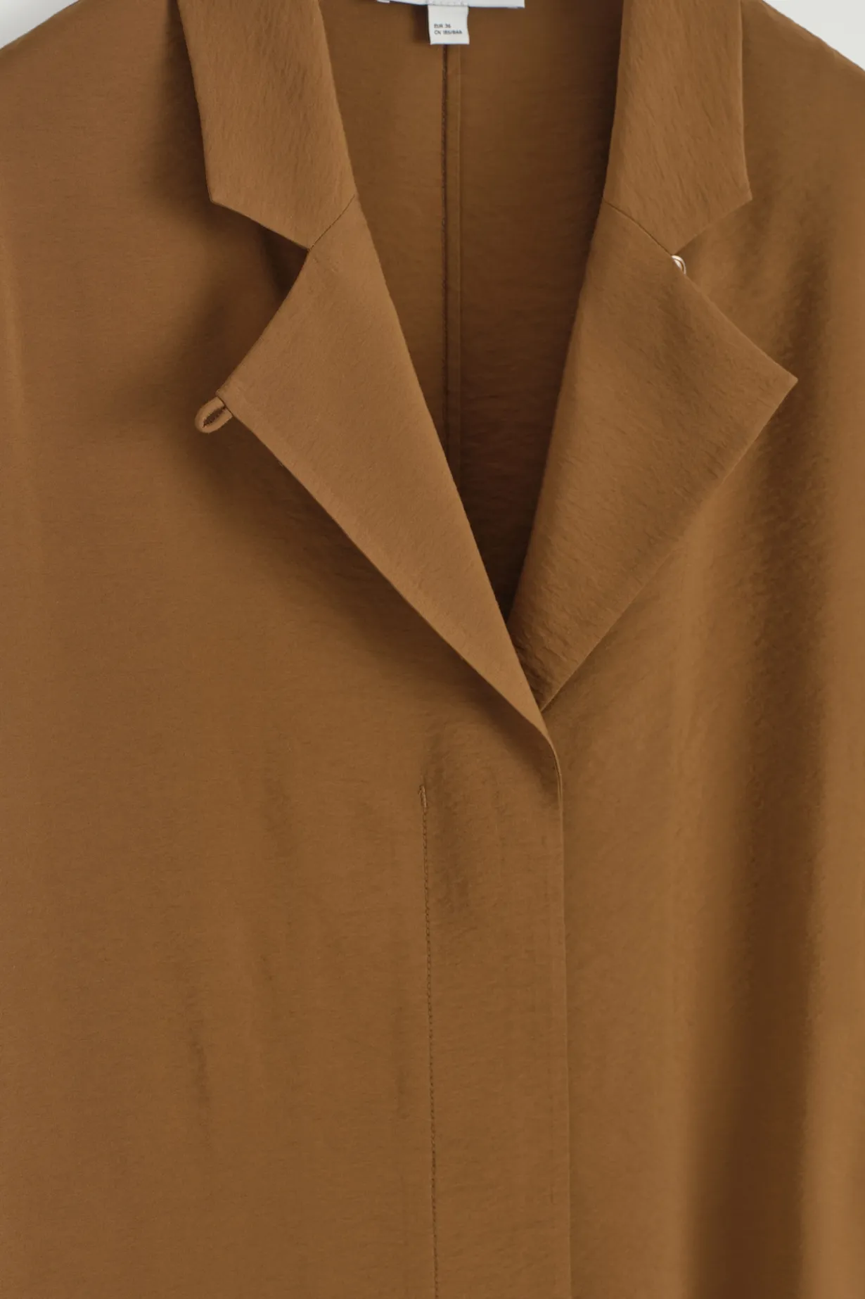 MIDI-HEMDKLEID MIT SEITLICHEM GÜRTEL