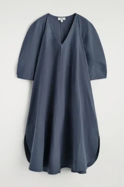 MIDIKLEID AUS BAUMWOLLE MIT V-AUSSCHNITT