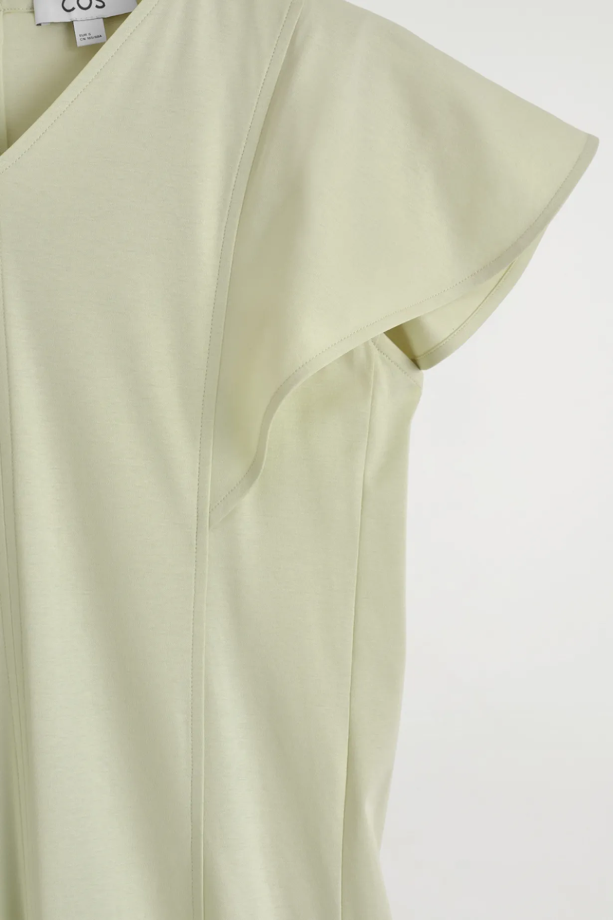 MIDIKLEID AUS BAUMWOLLE MIT BLÜTENÄRMELN