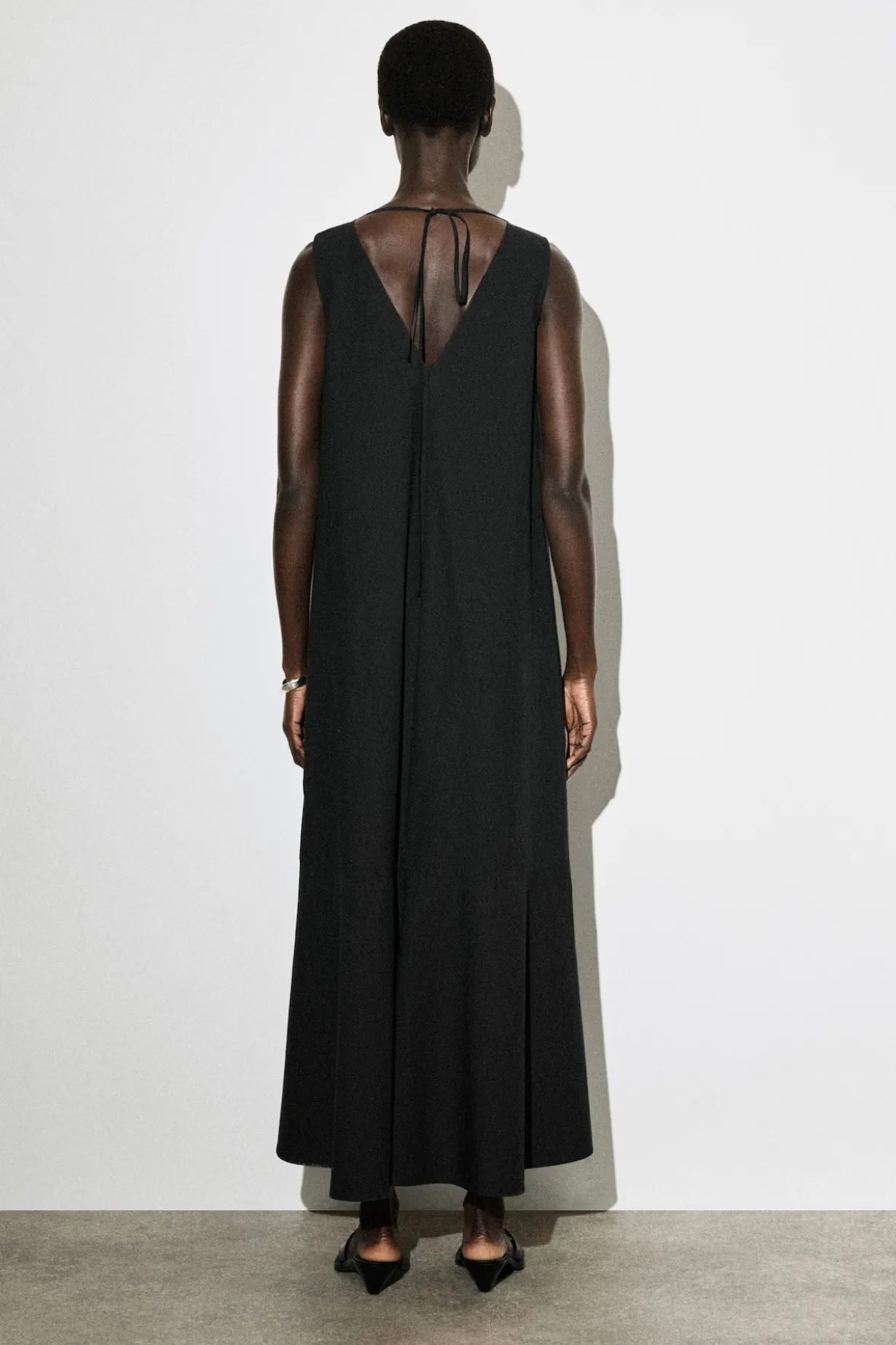 MIDIKLEID AUS BAUMWOLLE MIT ABGESETZTEM SAUM