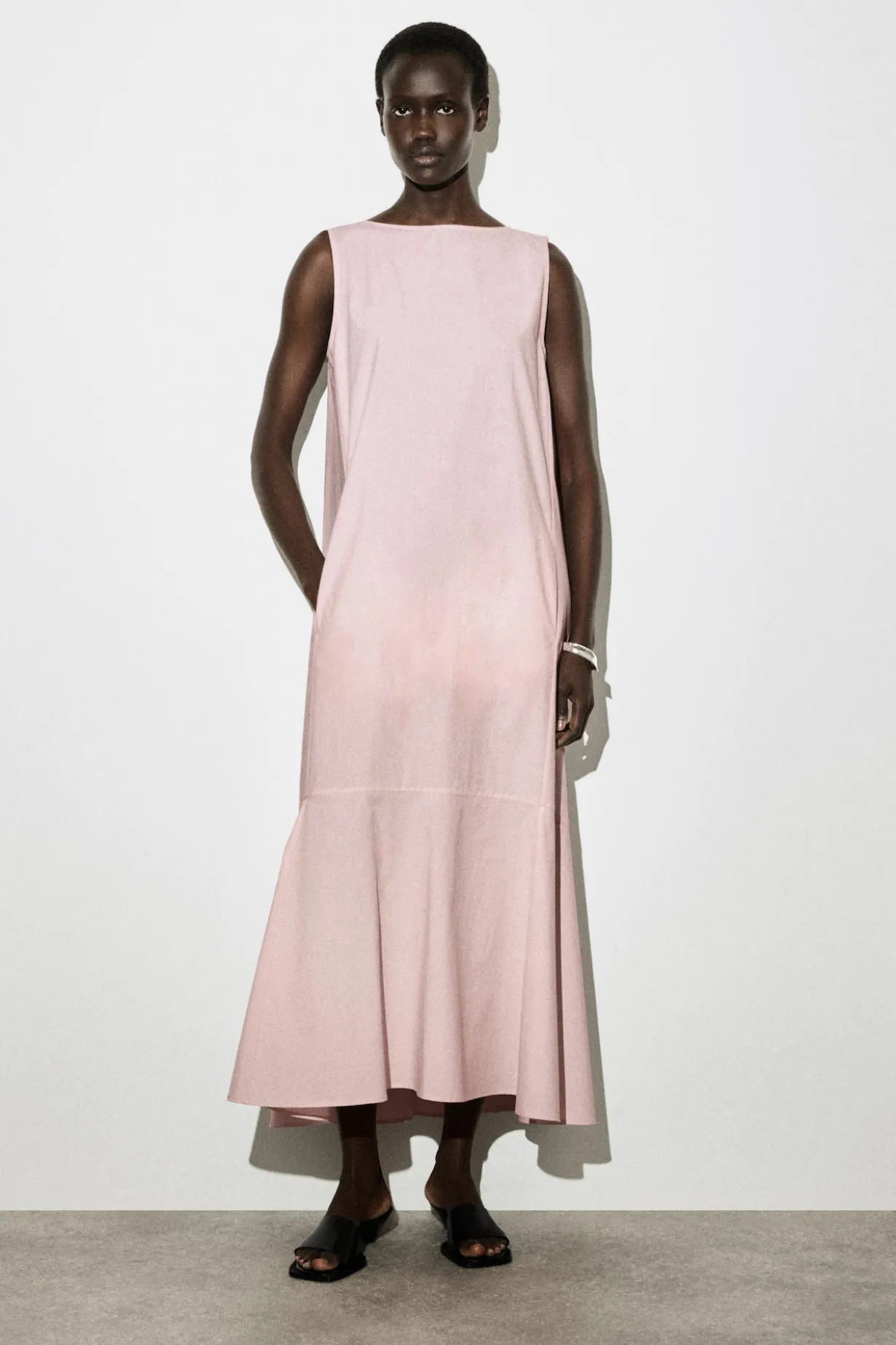 MIDIKLEID AUS BAUMWOLLE MIT ABGESETZTEM SAUM
