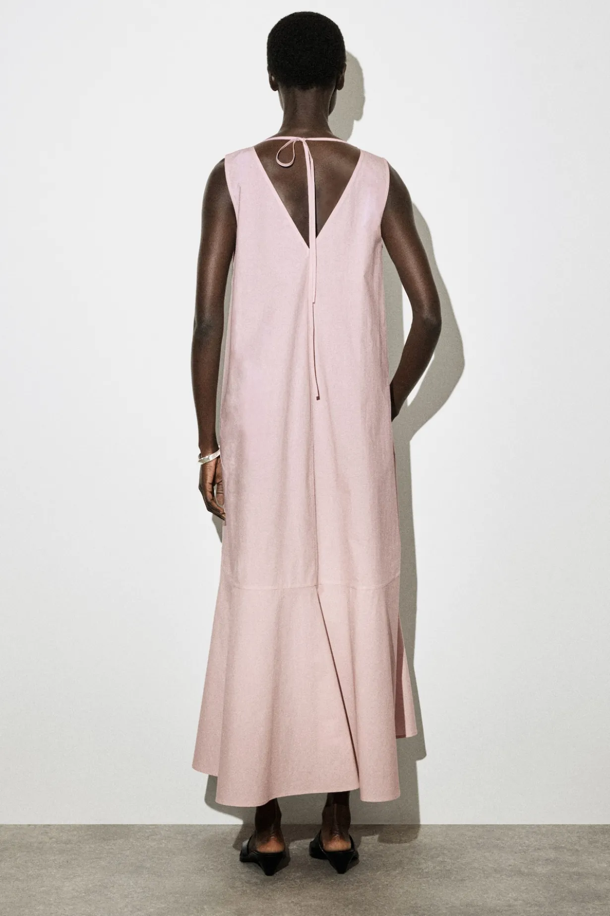 MIDIKLEID AUS BAUMWOLLE MIT ABGESETZTEM SAUM
