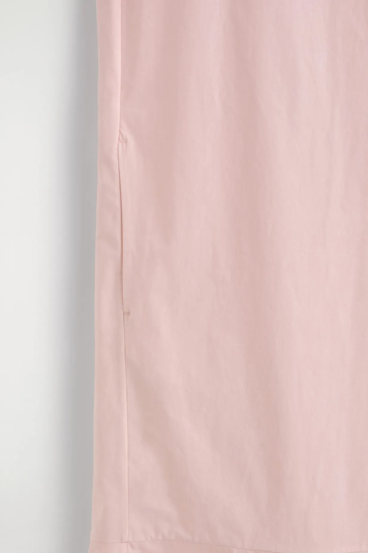 MIDIKLEID AUS BAUMWOLLE MIT ABGESETZTEM SAUM