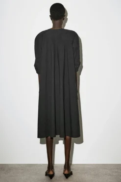 MIDIKLEID AUS BAUMWOLLE MIT V-AUSSCHNITT