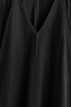 MIDIKLEID AUS BAUMWOLLE MIT V-AUSSCHNITT