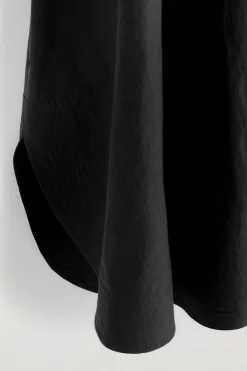 MIDIKLEID AUS BAUMWOLLE MIT V-AUSSCHNITT