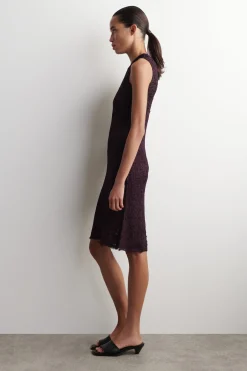 MIDIKLEID AUS GEHÄKELTEM BÄNDCHENGARN